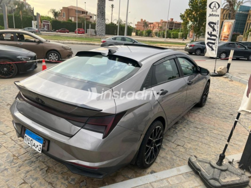 Hyundai Elantra 2022 Gray Automatic Used for Sale in Cairo - 5