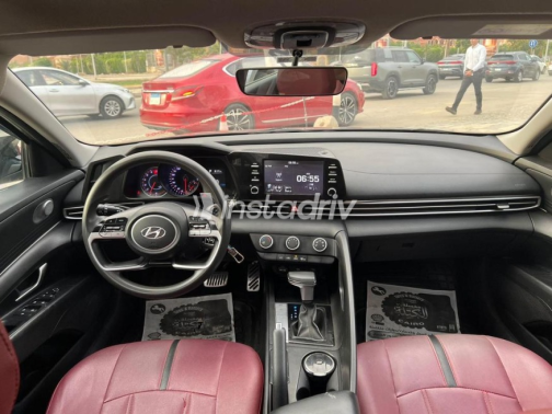 Hyundai Elantra 2022 Gray Automatic Used for Sale in Cairo - 8