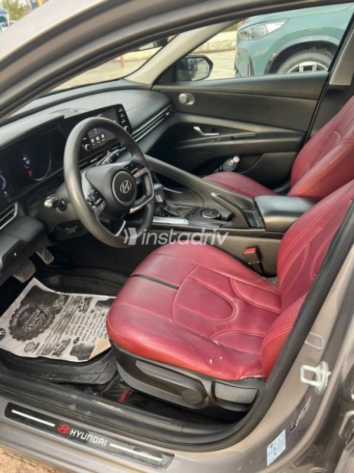 Hyundai Elantra 2022 Gray Automatic Used for Sale in Cairo - 9