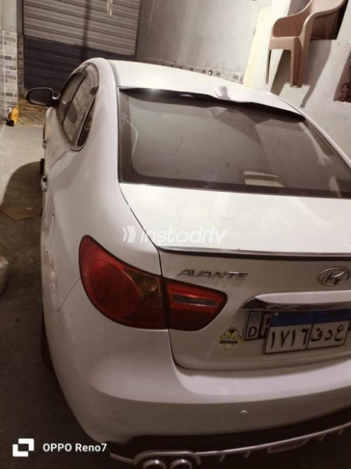 Hyundai Avante 2010 White Automatic Used for Sale in El Mahalla - 4