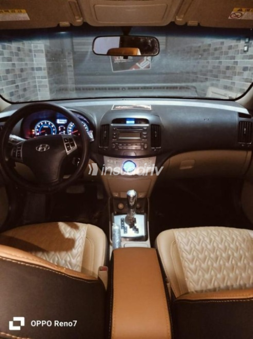 Hyundai Avante 2010 White Automatic Used for Sale in El Mahalla - 6