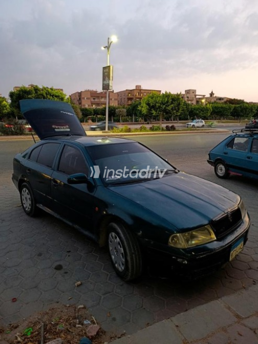 سكودا اوكتافيا A4 1999 أزرق غامق يدوي مستعملة للبيع في المرج - 1