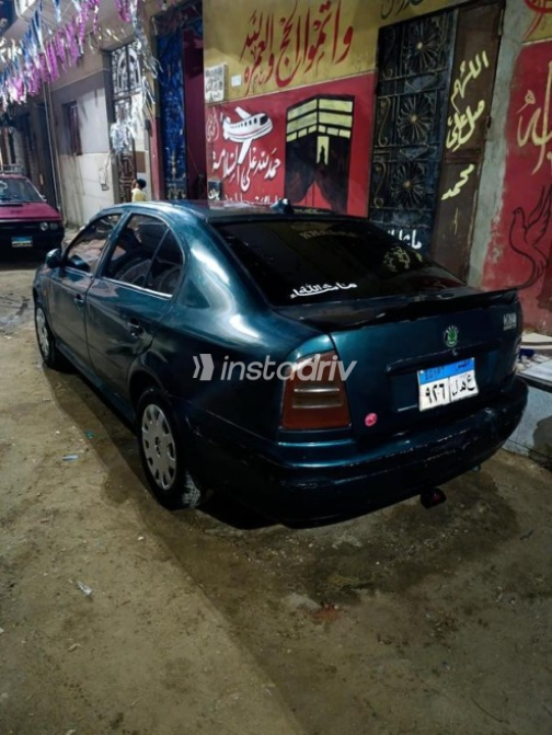 سكودا اوكتافيا A4 1999 أزرق غامق يدوي مستعملة للبيع في المرج - 4