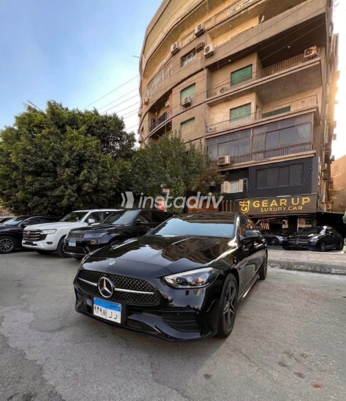 مرسيدس C 200 2023 أسود أوتوماتيك مستعملة للبيع في مصر الجديدة - 1