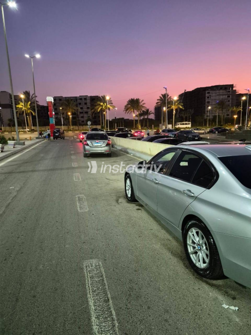بي ام دبليو 318 2018 فضي أوتوماتيك مستعملة للبيع في القاهرة - 1