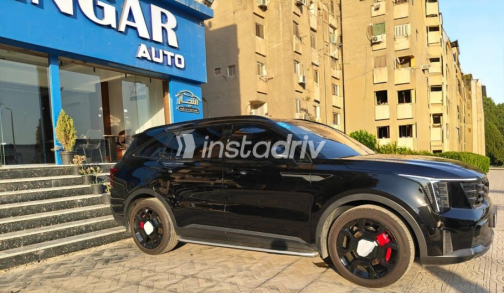 كيا سورينتو 2025 أسود أوتوماتيك مستعملة للبيع في القاهرة - 2