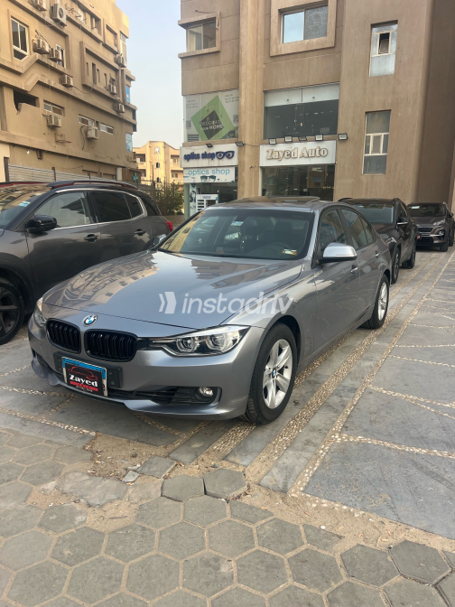 BMW 320 2015 Silver Automatic Used for Sale in Giza - 4