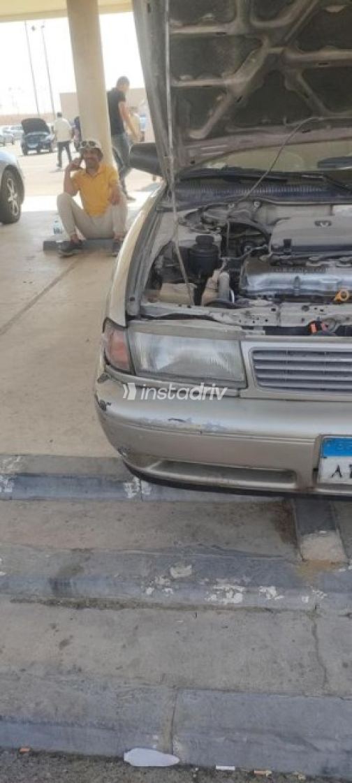 Nissan Sunny 1994 Gold Manual Used for Sale in Cairo - 6