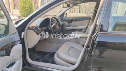 Mercedes E 240 2003 Black Automatic Used for Sale in Giza - 2