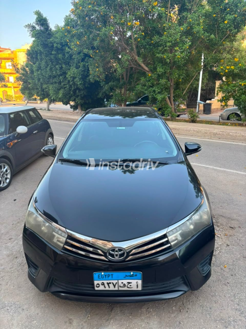Toyota Corolla 2016 Black Automatic Used for Sale in Cairo - 4
