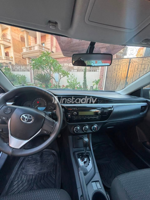 Toyota Corolla 2016 Black Automatic Used for Sale in Cairo - 8