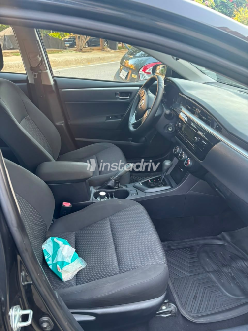 Toyota Corolla 2016 Black Automatic Used for Sale in Cairo - 9