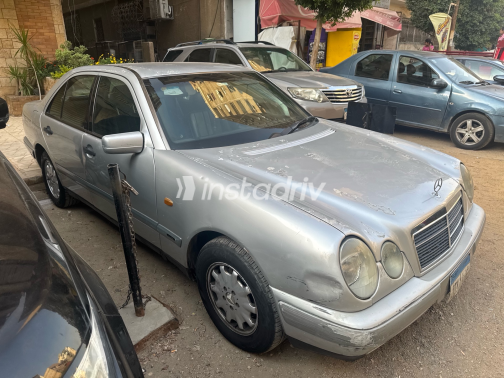 مرسيدس E 200 1998 فضي أوتوماتيك مستعملة للبيع في مدينة نصر - 4