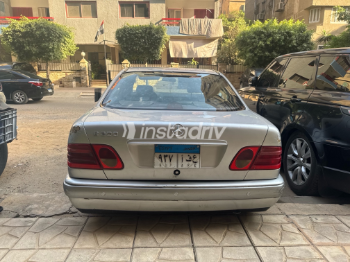 مرسيدس E 200 1998 فضي أوتوماتيك مستعملة للبيع في مدينة نصر - 10
