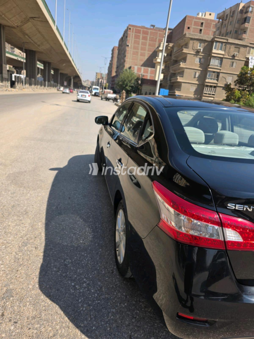 نيسان سنترا 2017 أسود أوتوماتيك مستعملة للبيع في الجيزة - 5