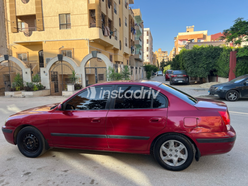 Hyundai Elantra 2006 White Manual Used for Sale in Cairo - 8