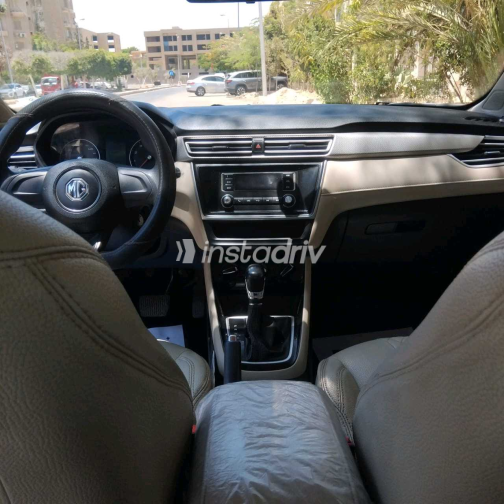 ام جى 5 2021 أحمر CVT مستعملة للبيع في الجيزة - 6