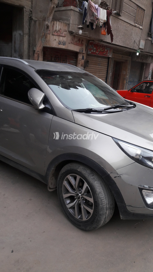 Kia Sportage 2016 Gold Automatic Used for Sale in Ain Shams - 2
