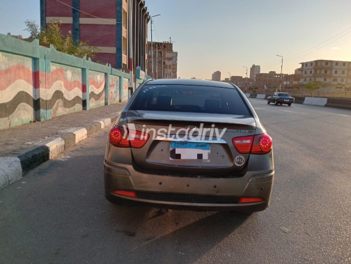 هيونداي إلنترا اتش دى 2019 بني أوتوماتيك مستعملة للبيع في القاهرة الكبرى ( القاهرة - الجيزة) - 3
