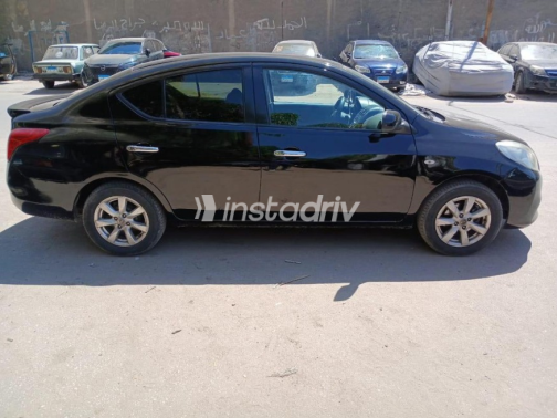 Nissan Sunny 2014 Black Automatic Used for Sale in Cairo - 2