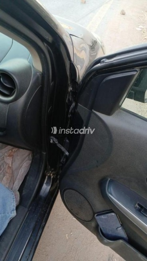 Nissan Sunny 2014 Black Automatic Used for Sale in Cairo - 7