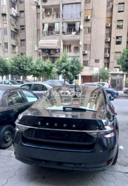 سكودا سوبيرب 2023 أسود أوتوماتيك مستعملة للبيع في حدائق الاهرام - 2
