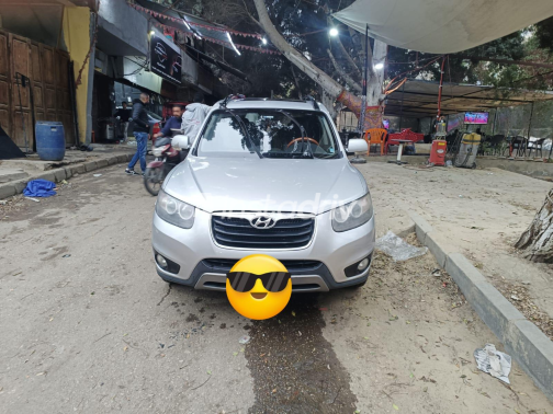 Hyundai Santa Fe 2012 Silver Automatic Used for Sale in Heliopolis - 2