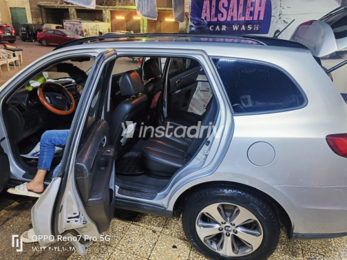 Hyundai Santa Fe 2012 Silver Automatic Used for Sale in Heliopolis - 3