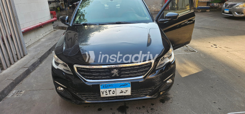 بيجو 301 2020 أسود أوتوماتيك مستعملة للبيع في الجيزة - 1