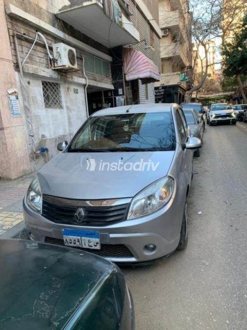 رينو سانديرو 2014 فضي أوتوماتيك مستعملة للبيع في الإسكندرية - 1