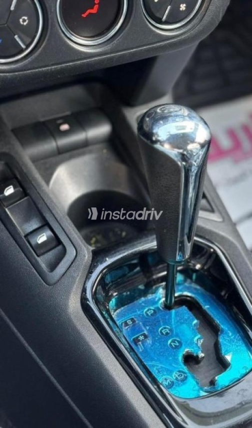 بيجو 301 2015 رمادي أوتوماتيك مستعملة للبيع في العاشر من رمضان - 4