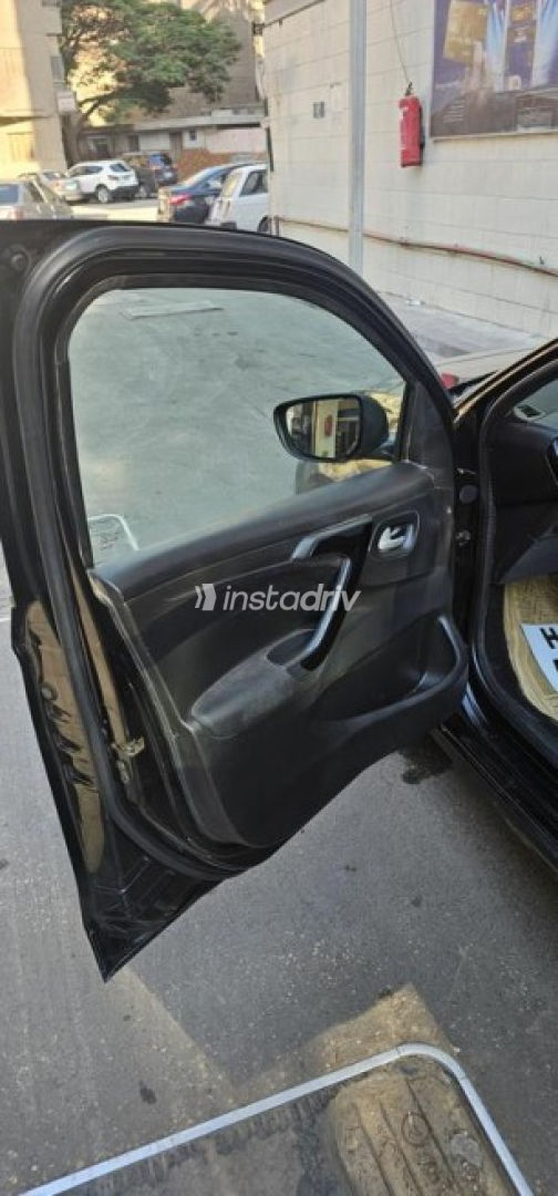 Peugeot 301 2020 White Automatic Used for Sale in Greater Cairo ( Cairo + Giza) - 7
