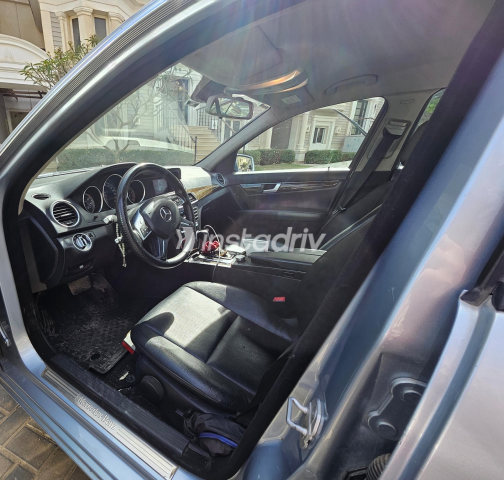Mercedes C 180 2013 White Automatic Used for Sale in Cairo - 2