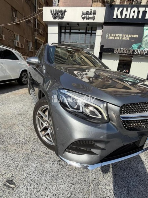 مرسيدس GLC 250 2019 رمادي أوتوماتيك مستعملة للبيع في مدينة نصر - 3