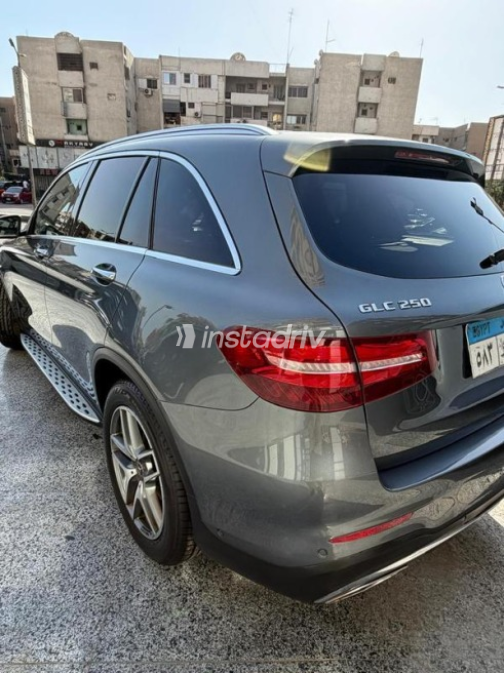 مرسيدس GLC 250 2019 رمادي أوتوماتيك مستعملة للبيع في مدينة نصر - 6