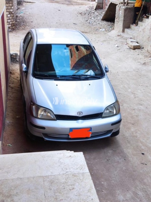 Toyota Echo 2002 Silver Manual Used for Sale in El Salam City - 1