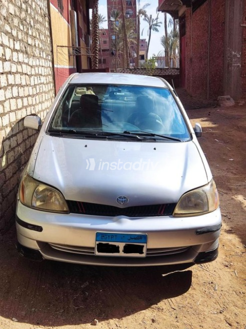 Toyota Echo 2002 Silver Manual Used for Sale in El Salam City - 2