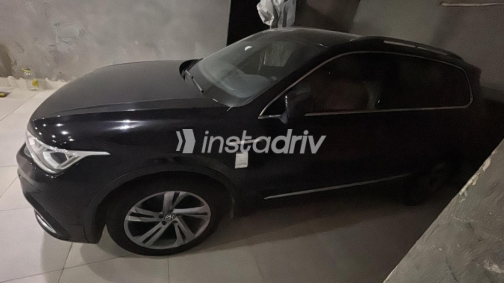 Volkswagen Passat 2022 Black Automatic Used for Sale in Cairo - 3
