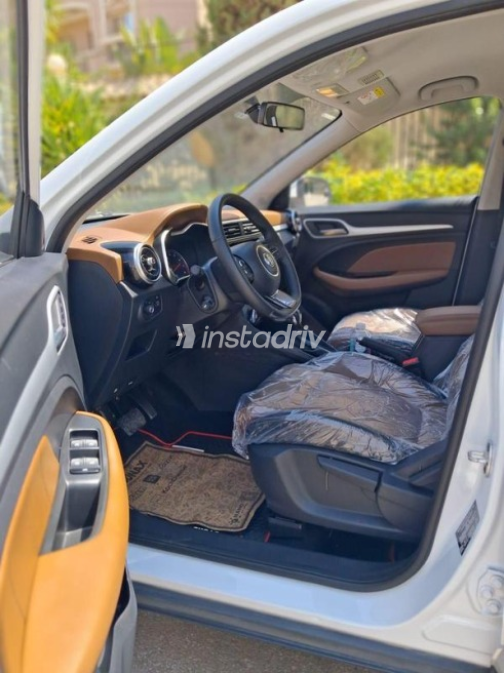 MG ZS EV 2025 White Automatic Used for Sale in Sheikh Zayed City - 3