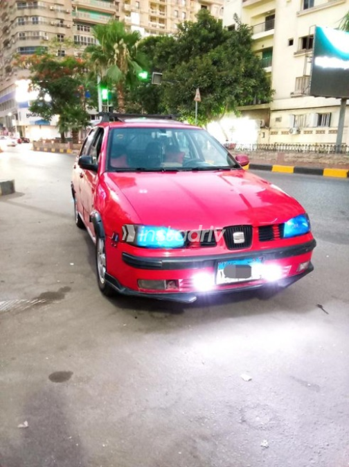 سيات ابيزا 2000 أحمر يدوي مستعملة للبيع في القاهرة الكبرى ( القاهرة - الجيزة) - 1