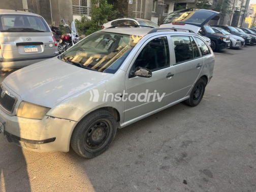 سكودا فابيا 2003 فضي أوتوماتيك مستعملة للبيع في 6 أكتوبر - 4