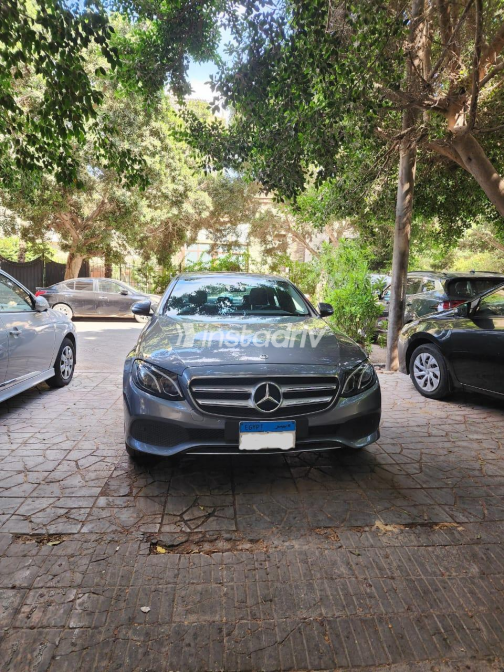 Mercedes E 180 2018 Gray Automatic Used for Sale in Heliopolis - 4