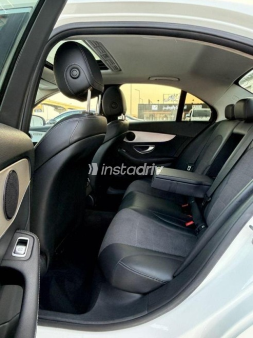 Mercedes C 200 2019 White Automatic Used for Sale in Sheikh Zayed City - 3
