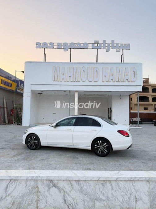 Mercedes C 200 2019 White Automatic Used for Sale in Sheikh Zayed City - 4