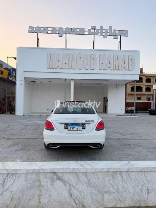 Mercedes C 200 2019 White Automatic Used for Sale in Sheikh Zayed City - 7