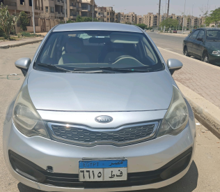 كيا ريو 2015 فضي أوتوماتيك مستعملة للبيع في الجيزة