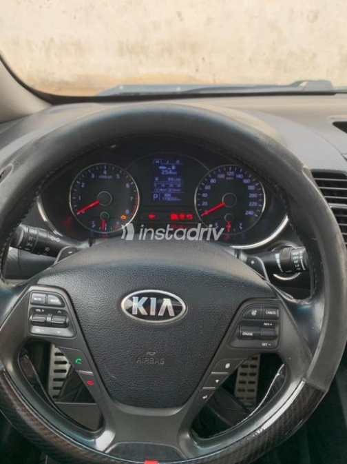 كيا K3 2016 أسود أوتوماتيك مستعملة للبيع في العبور - 9