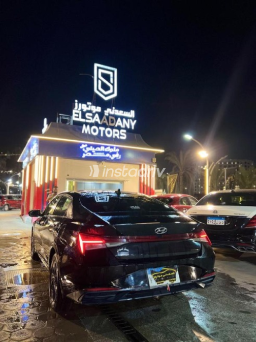 Hyundai Elantra 2021 Black Automatic Used for Sale in Nasr city - 3