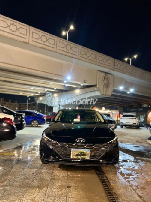 Hyundai Elantra 2021 Black Automatic Used for Sale in Nasr city - 10