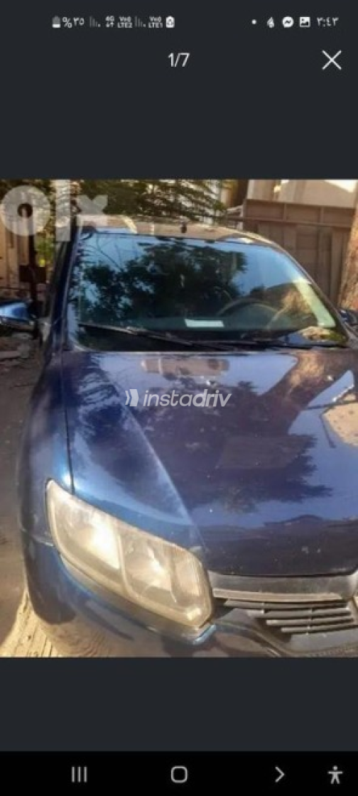 Renault Logan 2017 Blue Manual Used for Sale in Giza - 2